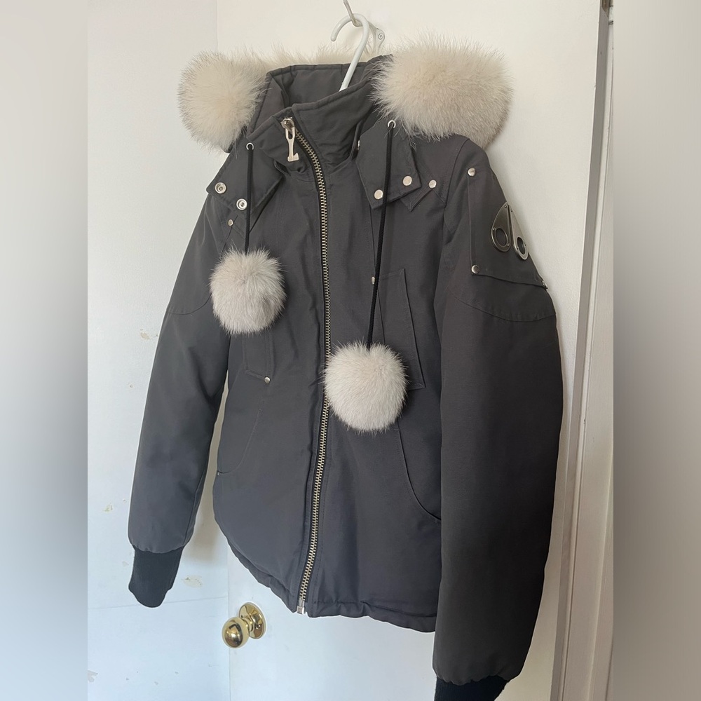 ACCEPTING OFFERS - Women’s Mooseknuckle Beaver Bomber Size Small